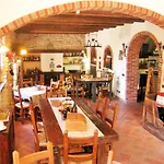 Relais Cascina Al Campaccio 农家乐 *