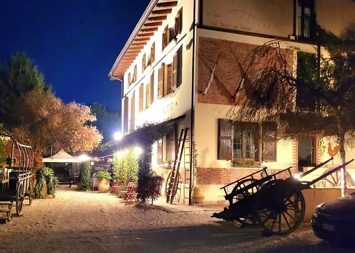 Relais Cascina Al Campaccio مزرعة للإقامة