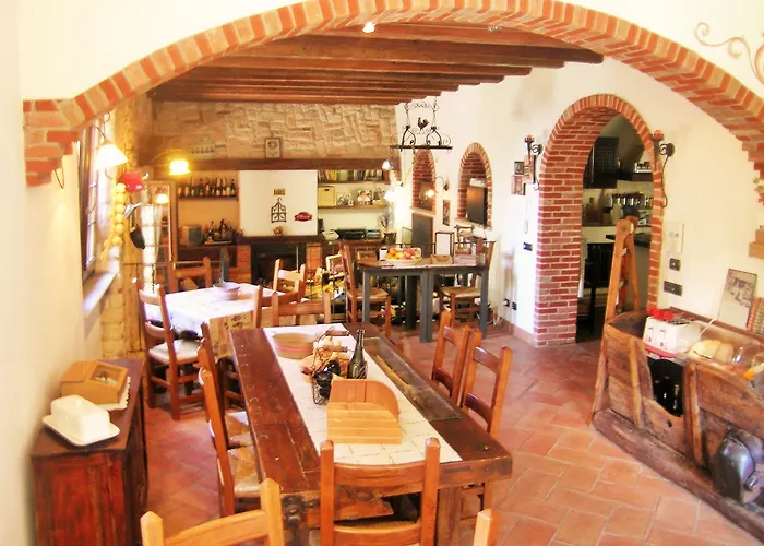 Relais Cascina Al Campaccio مزرعة للإقامة *