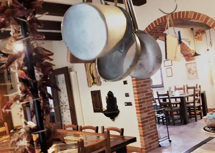 Relais Cascina Al Campaccio مزرعة للإقامة *